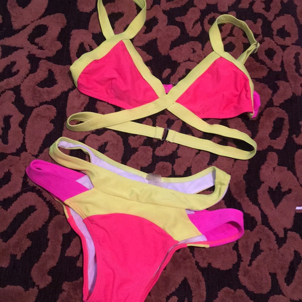 Color block bikini